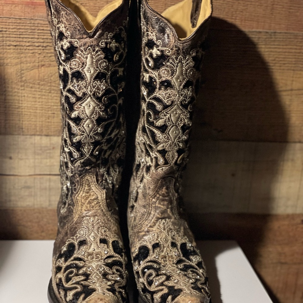 Corral Off-White Handcrafted Leather Boots